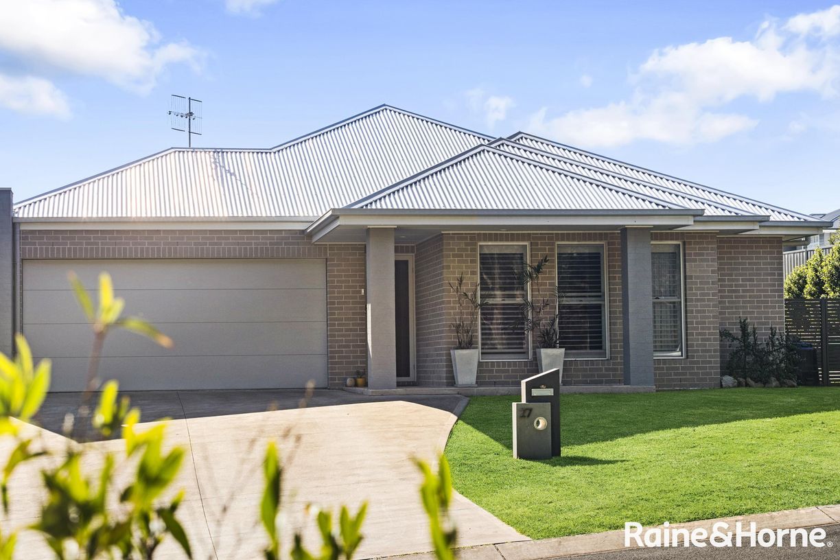 27 Bara Parade — photo from Raine & Horne Mollymook | Milton