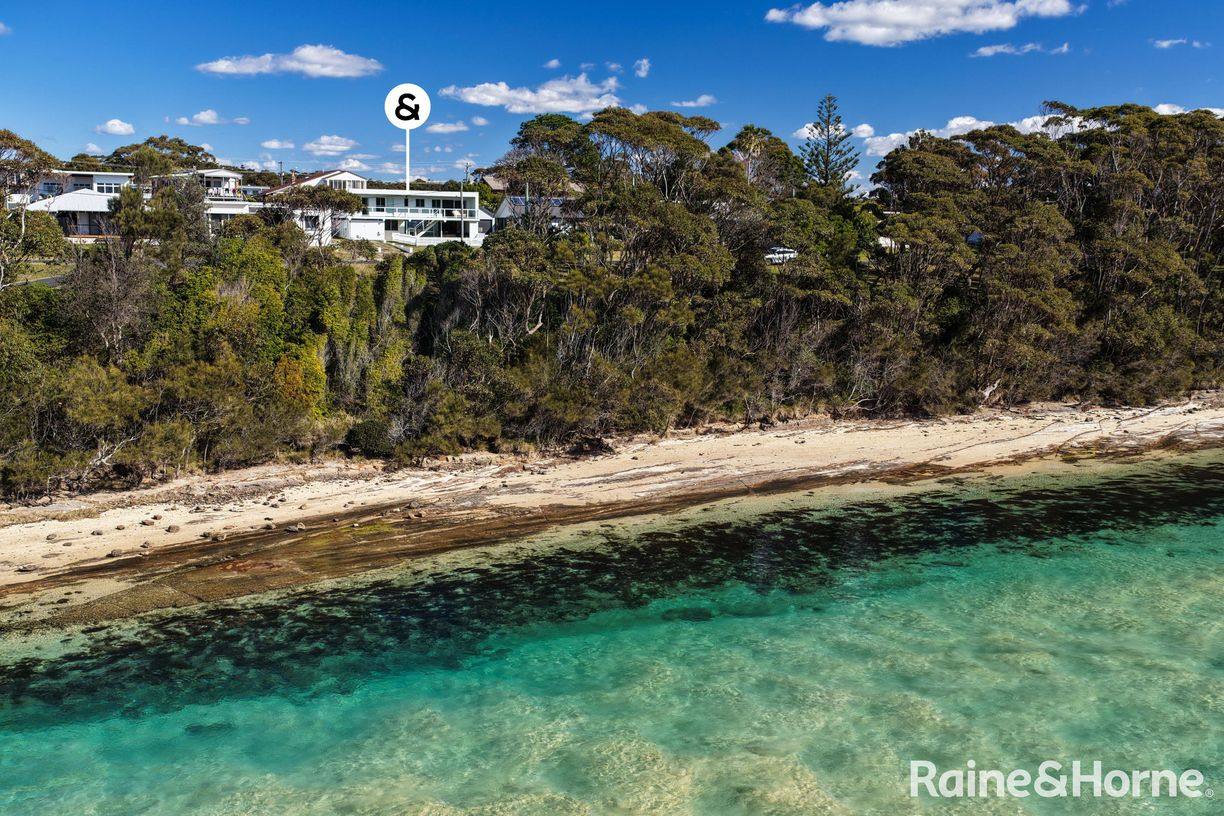 7 Seaside Parade — photo from Raine & Horne Mollymook | Milton