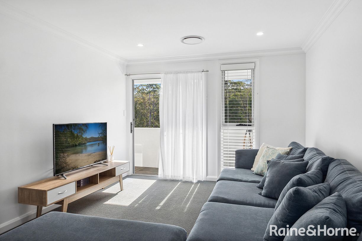 114 & 114A Seaspray Street — photo 14 of 26