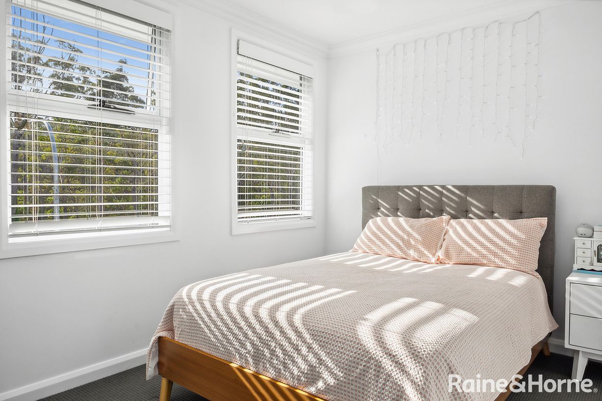 114 & 114A Seaspray Street — photo 15 of 26