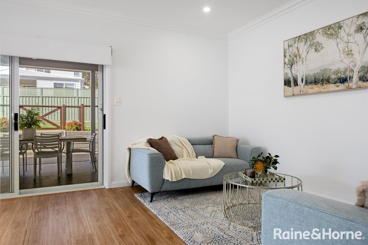 114 & 114A Seaspray Street — photo 9 of 26