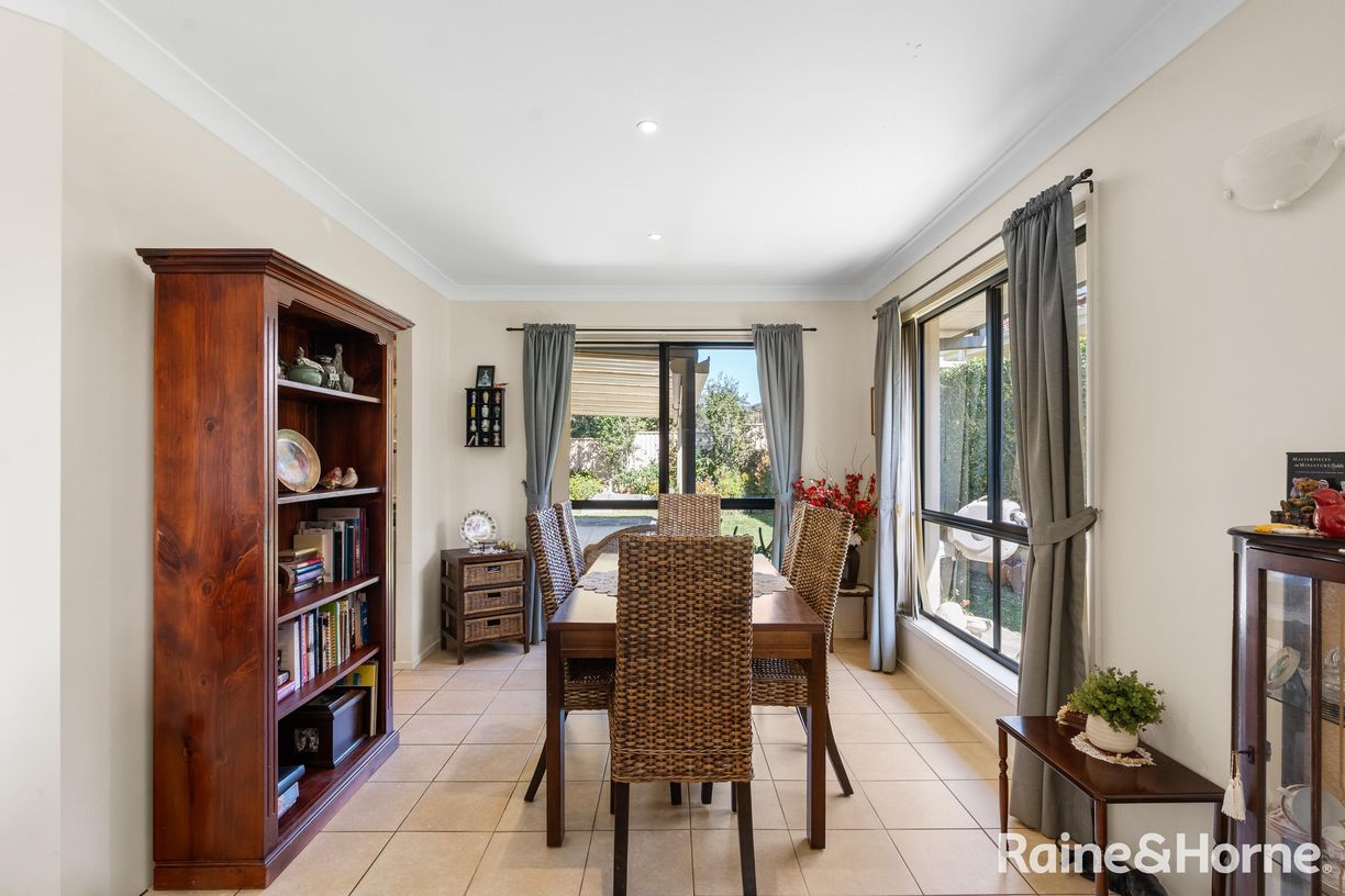 19 Royal Mantle Drive — photo 6 of 15