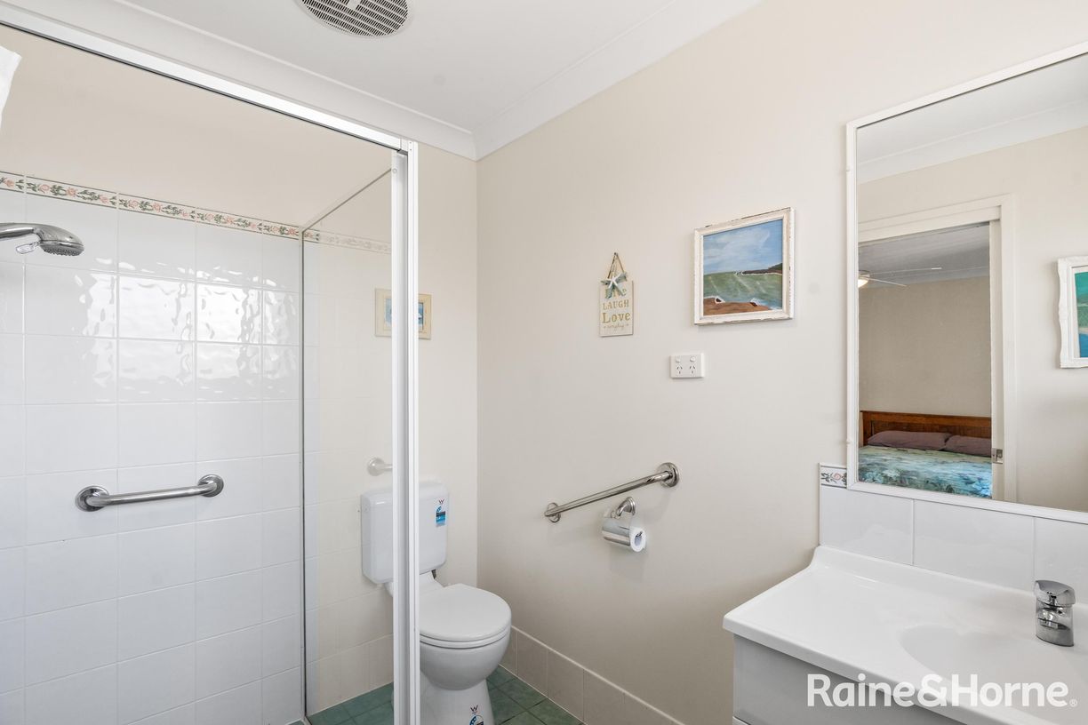 19 Royal Mantle Drive — photo 8 of 15