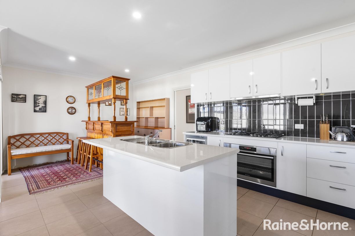 103 Golden Wattle Drive — photo 2 of 24