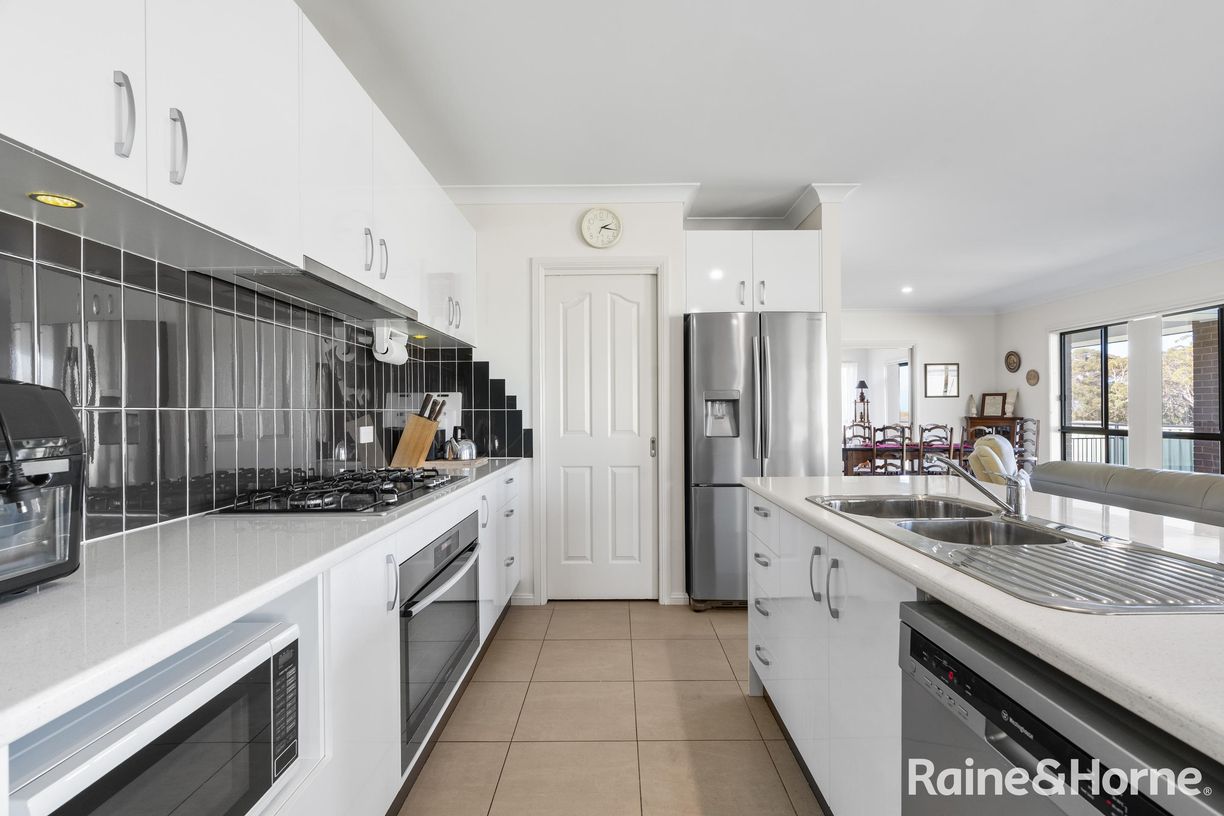 103 Golden Wattle Drive — photo 4 of 24