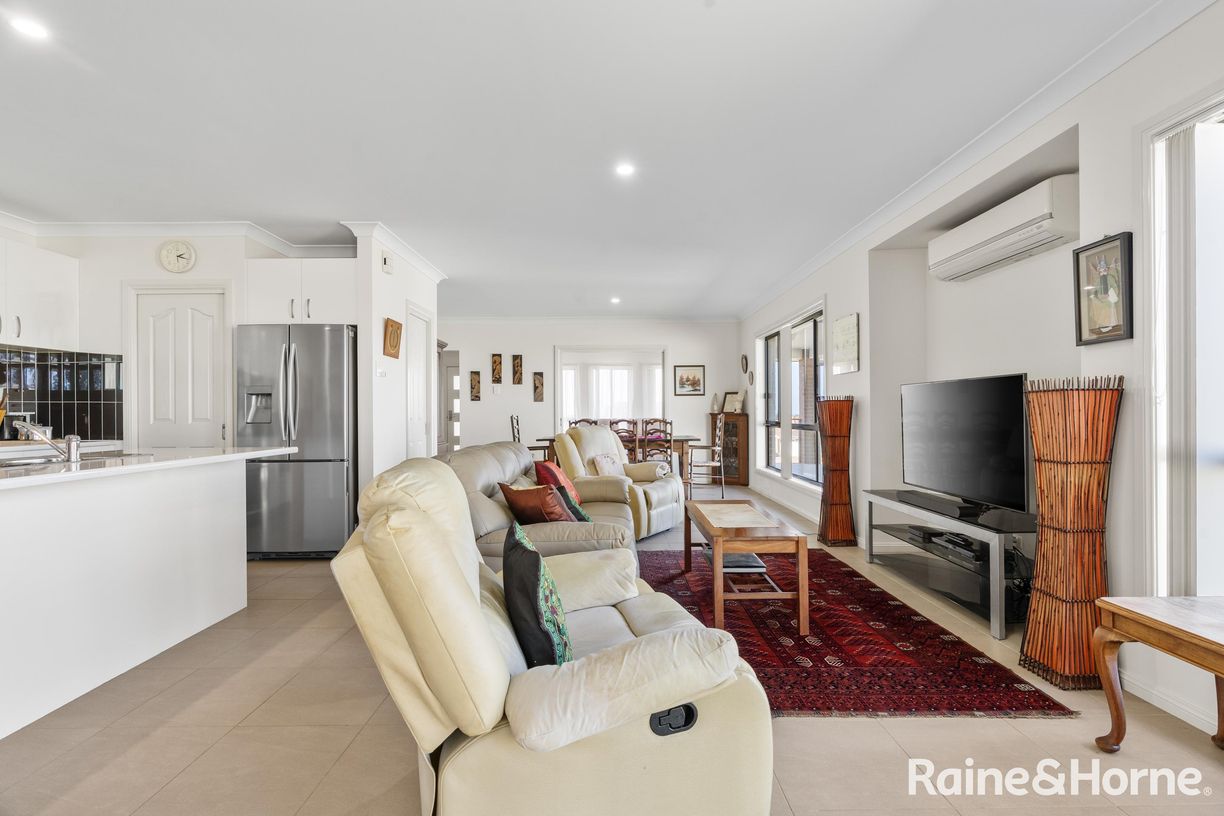 103 Golden Wattle Drive — photo 3 of 24