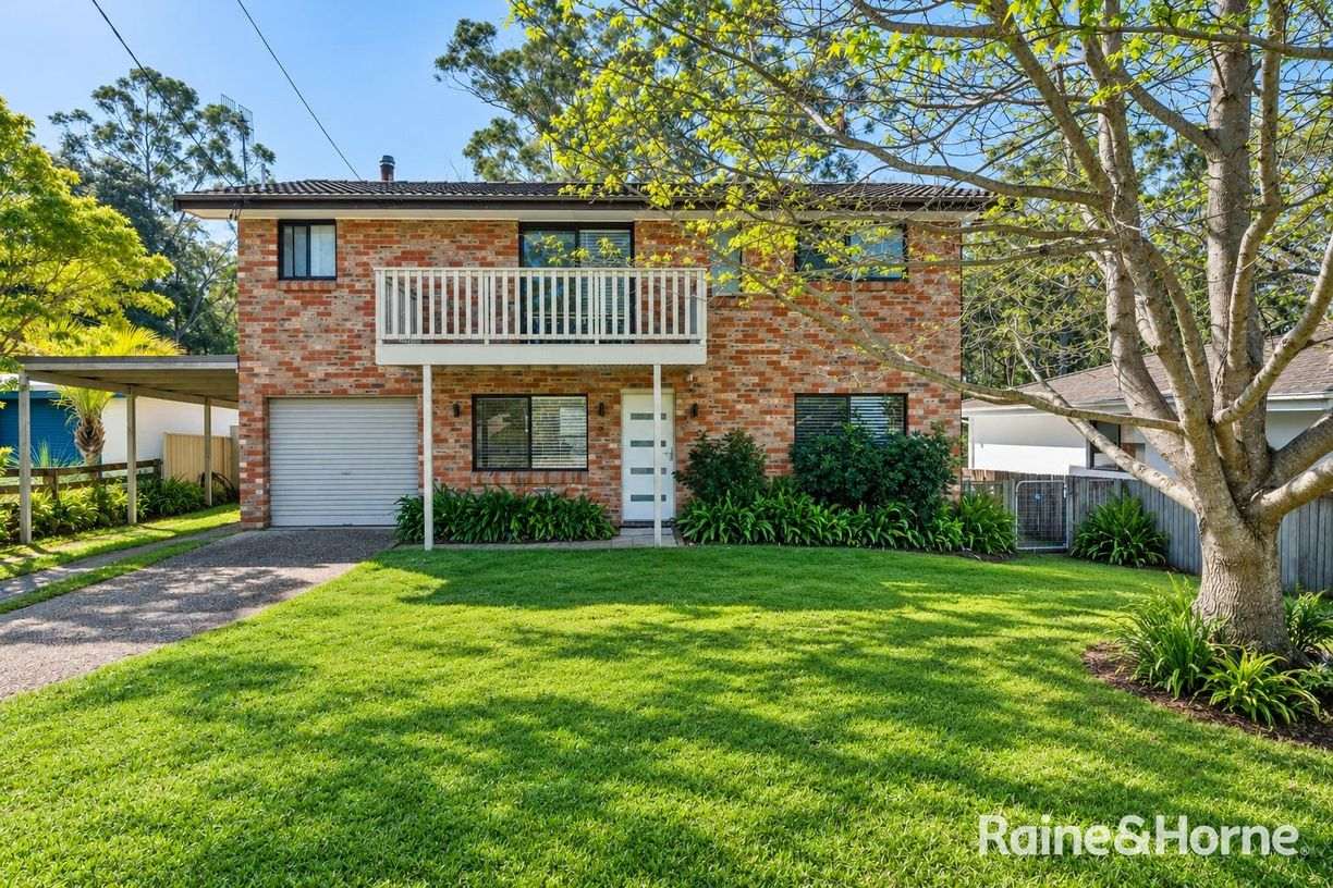 9 Ocean Street — photo from Raine & Horne Mollymook | Milton