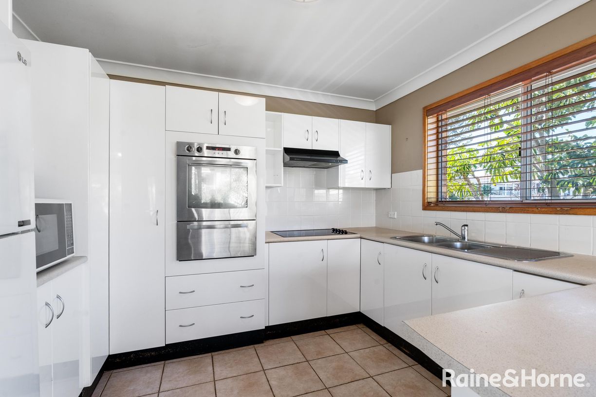 29 Rennies Beach Close — photo 7 of 22