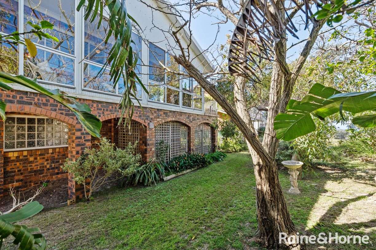 29 Rennies Beach Close — photo 20 of 22
