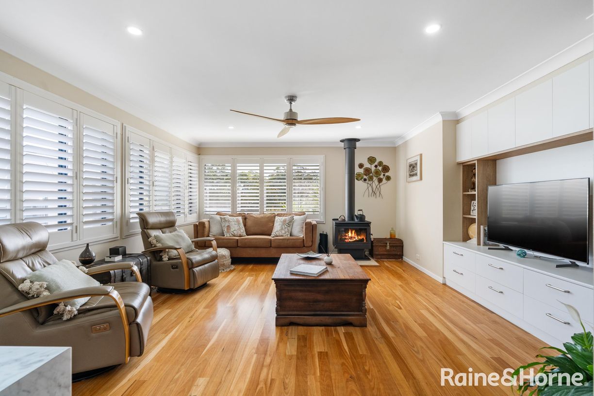 13 Royal Mantle Drive — photo 4 of 27