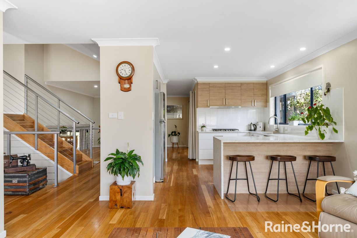13 Royal Mantle Drive — photo 5 of 27