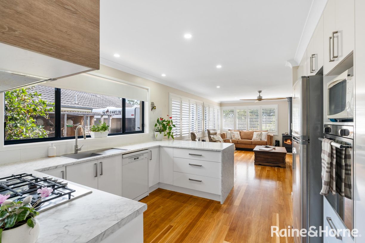 13 Royal Mantle Drive — photo 7 of 27