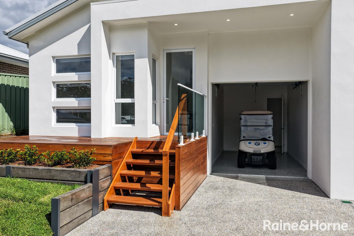 19A Brookwater Crescent — photo 7 of 19