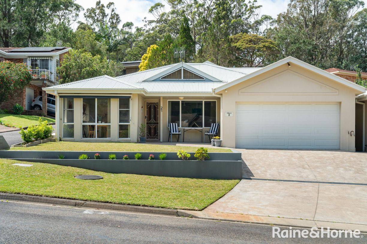 2/3 Augusta Place — photo from Raine & Horne Mollymook | Milton