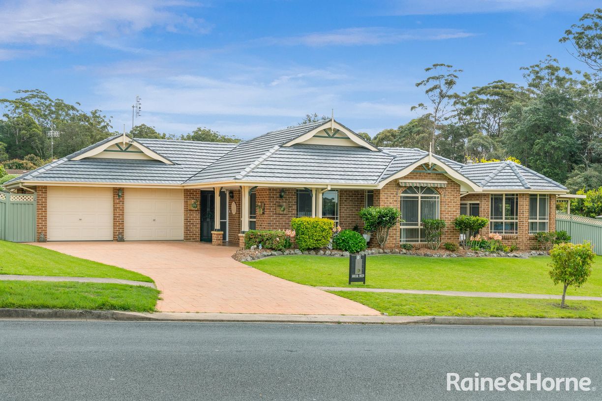 13 Penny Lane — photo from Raine & Horne Mollymook | Milton
