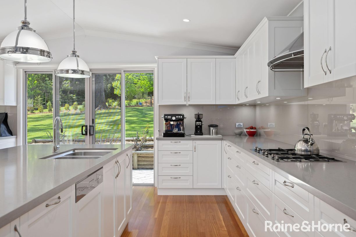 4 Greenview Close — photo 8 of 30