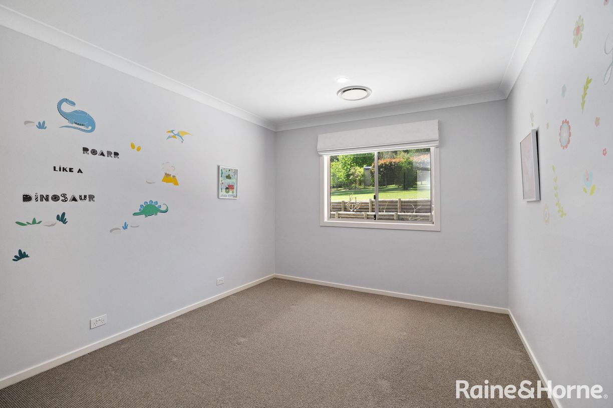 4 Greenview Close — photo 21 of 30