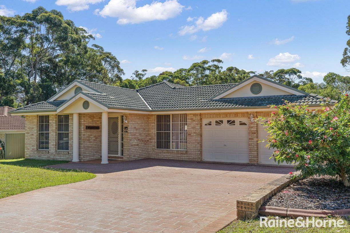 40 Tulip Oak Drive, ULLADULLA, NSW 2539 Raine & Horne Mollymook