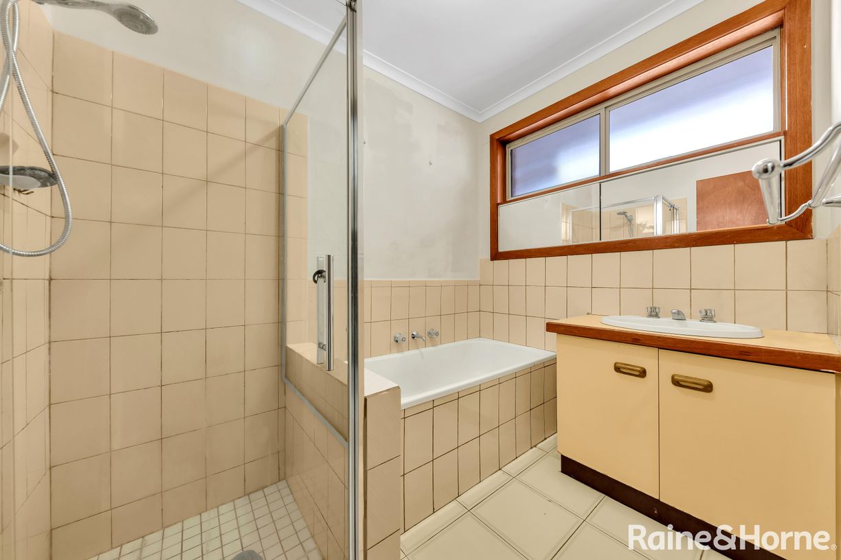 Unit A & Unit B/9 Farrant Court — photo 12 of 28