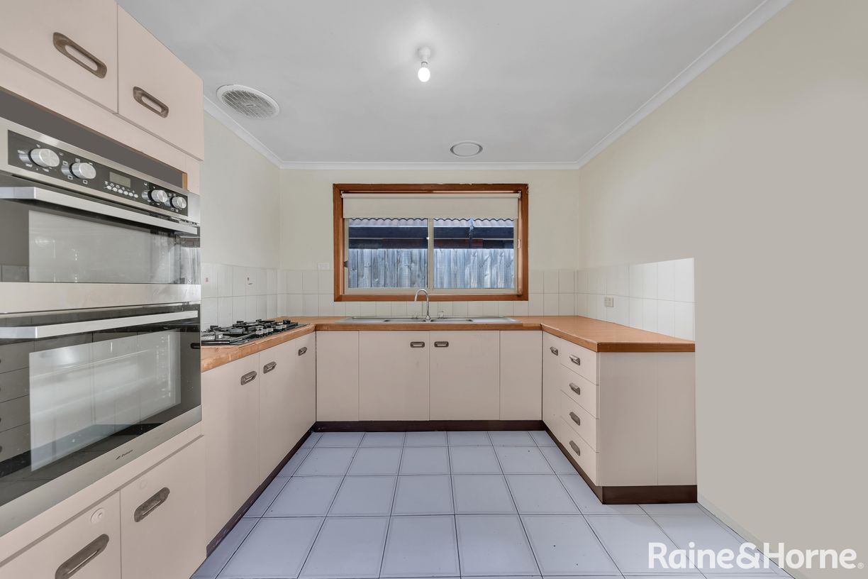 Unit A & Unit B/9 Farrant Court — photo 9 of 28