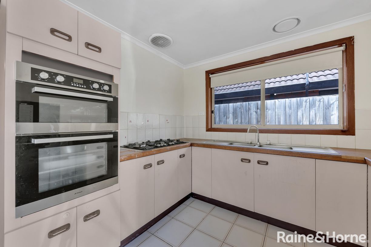 Unit A & Unit B/9 Farrant Court — photo 8 of 28