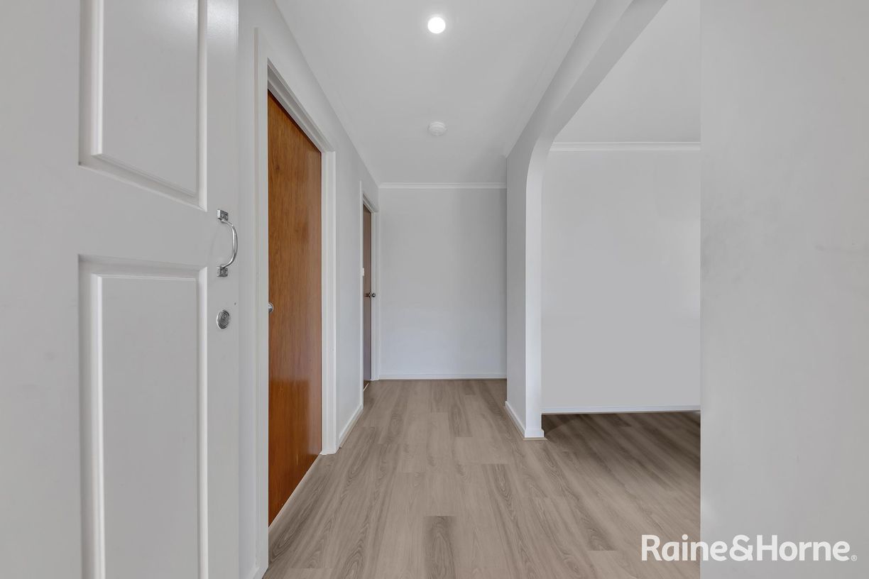Unit A & Unit B/9 Farrant Court — photo 14 of 28