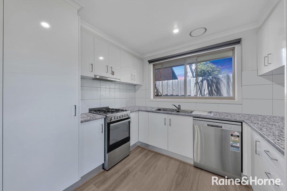 Unit A & Unit B/9 Farrant Court — photo 19 of 28
