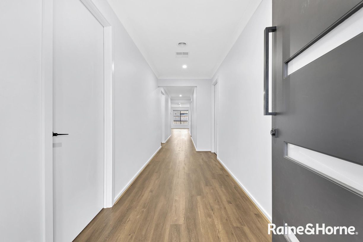 19 Eastgate Street — photo 2 of 20