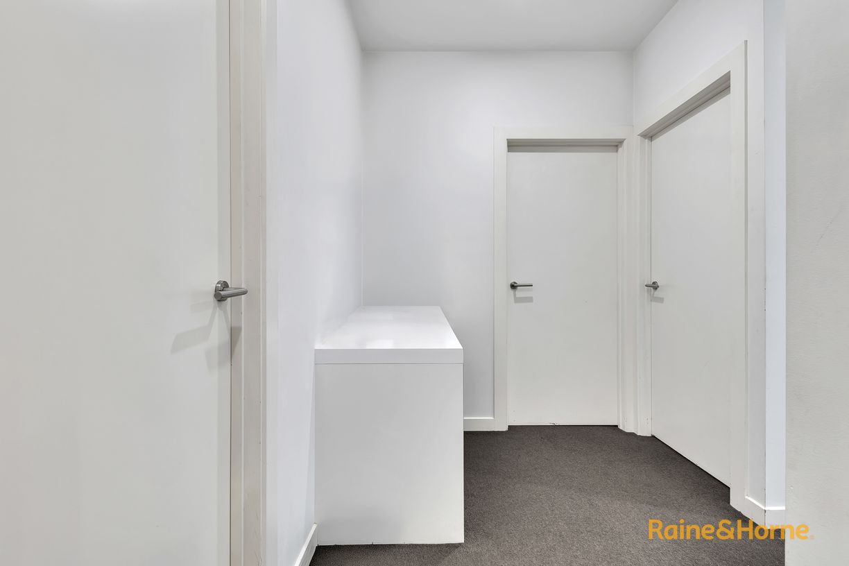 203/699B Barkly Street — photo 4 of 18