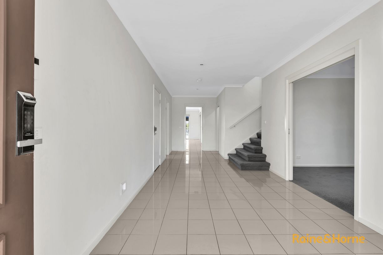 91 Waterways Boulevard — photo 2 of 26