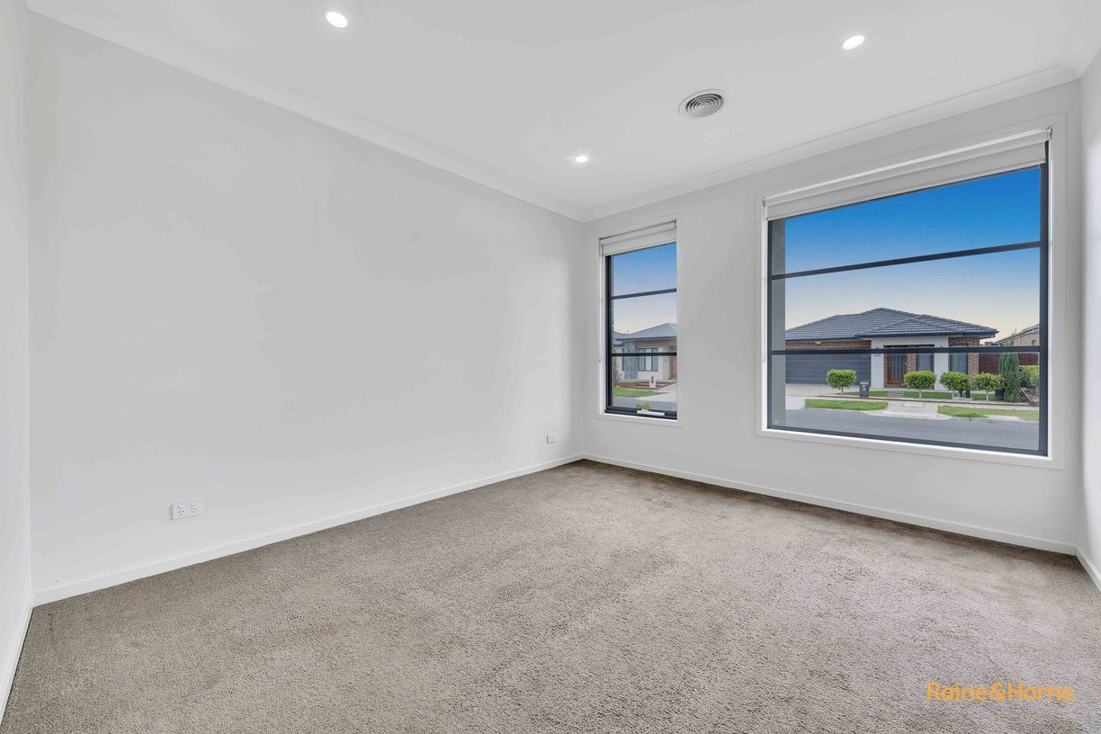 9 Cherish Drive — photo 3 of 22