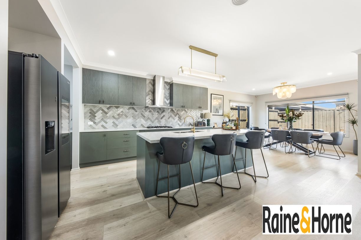 7 Sasha Crescent — photo 6 of 26