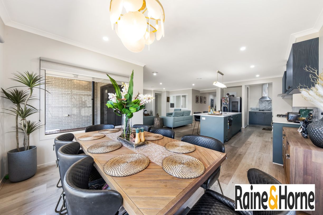 7 Sasha Crescent — photo 11 of 26
