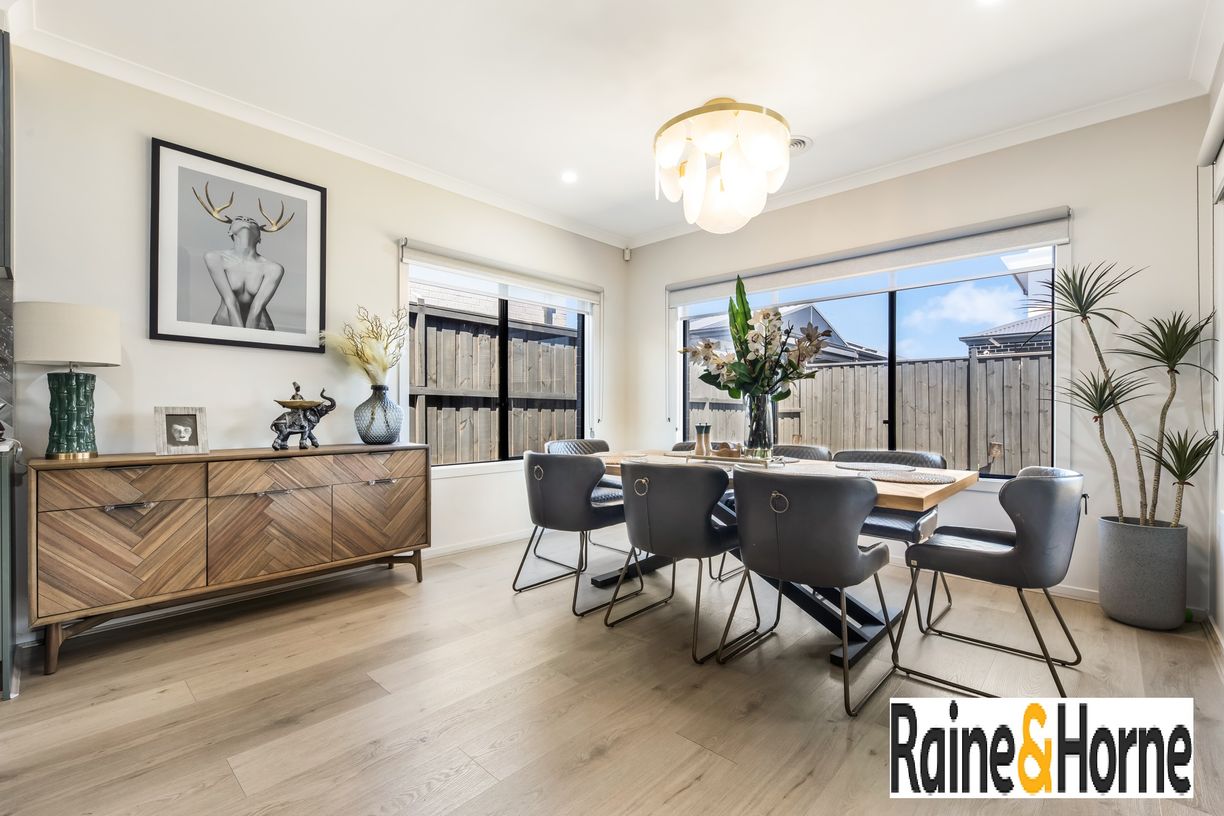 7 Sasha Crescent — photo 13 of 26