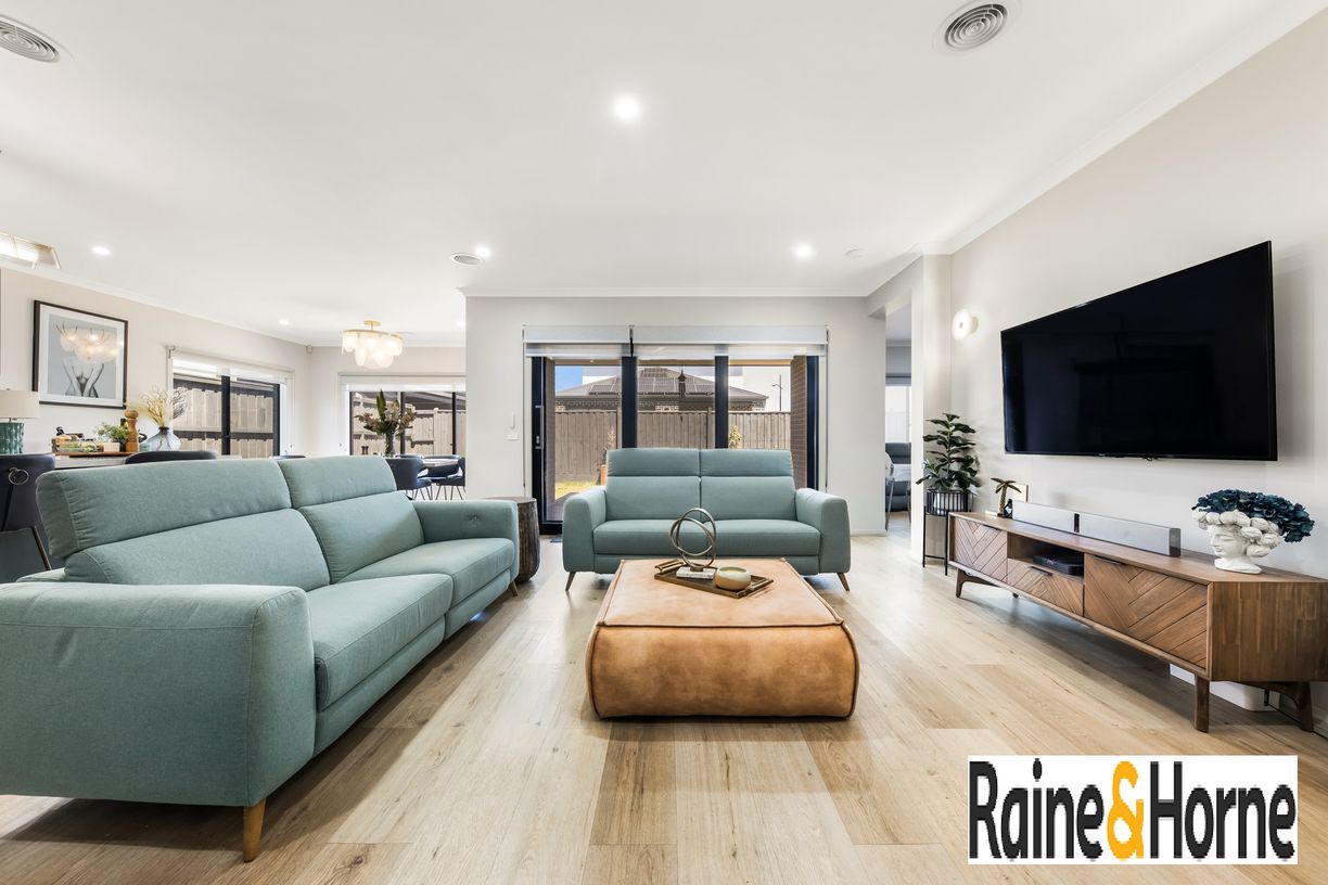 7 Sasha Crescent — photo 15 of 26