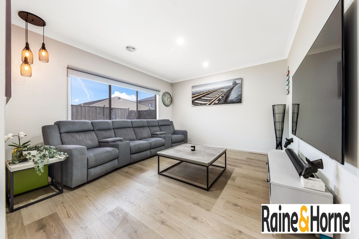 7 Sasha Crescent — photo 18 of 26
