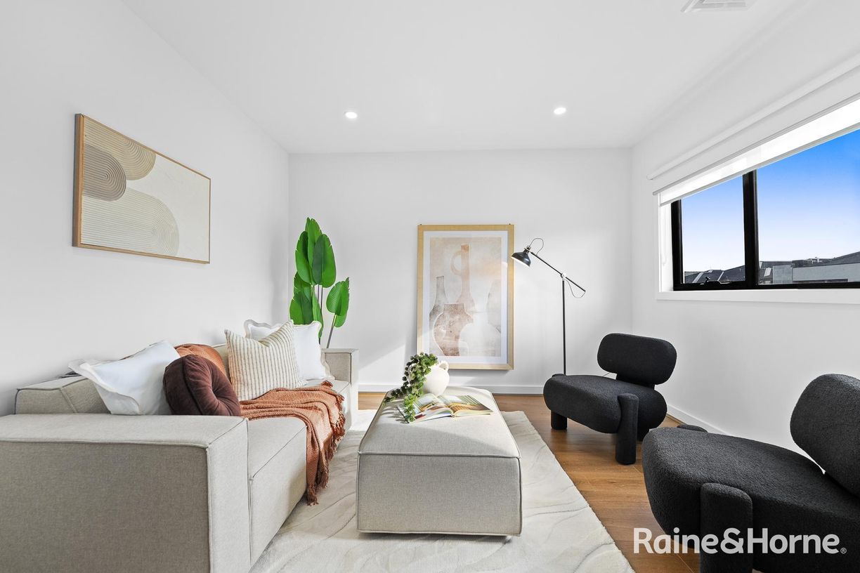 20 Franca Avenue — photo 2 of 30