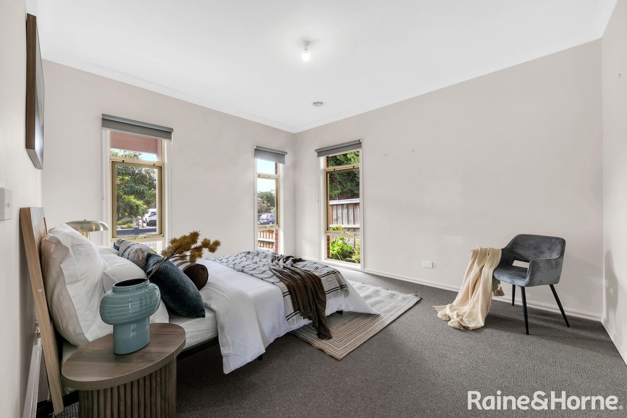 25 Eaglehawk Boulevard — photo 17 of 28
