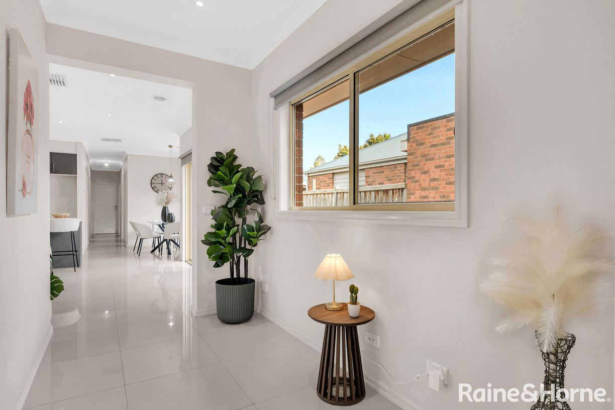 25 Eaglehawk Boulevard — photo 6 of 28