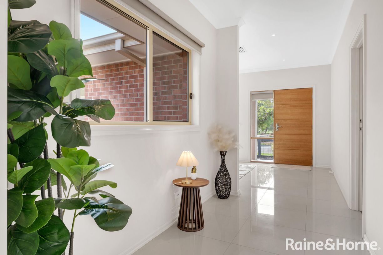 25 Eaglehawk Boulevard — photo 7 of 28