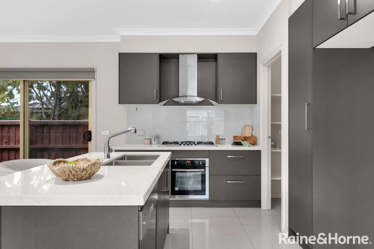 25 Eaglehawk Boulevard — photo 12 of 28