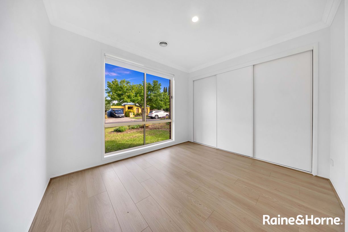 35 Berthon Crescent — photo 10 of 21