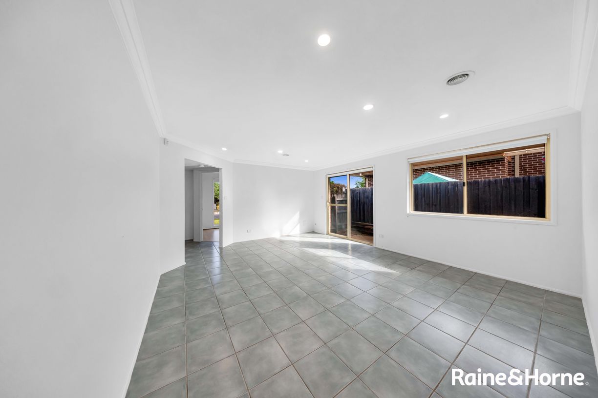 35 Berthon Crescent — photo 4 of 21