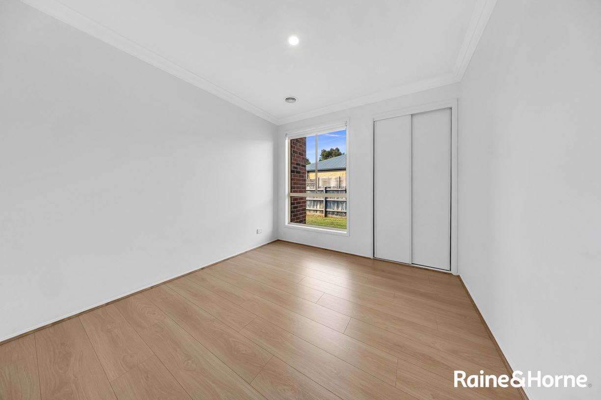 35 Berthon Crescent — photo 12 of 21