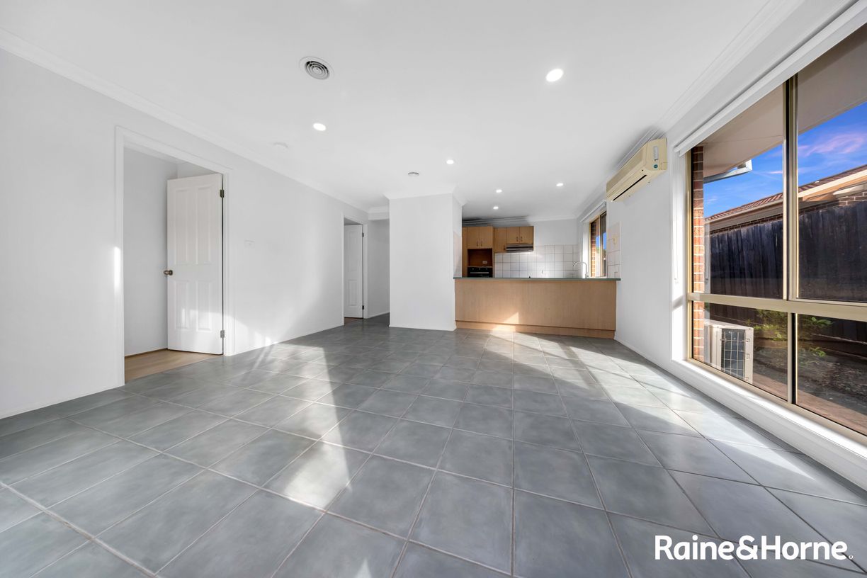 35 Berthon Crescent — photo 7 of 21