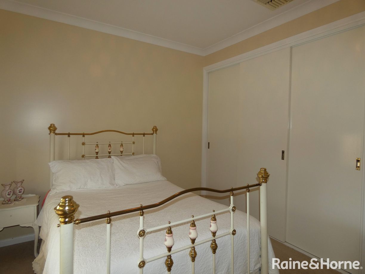 48 Tirzah Street — photo 14 of 17