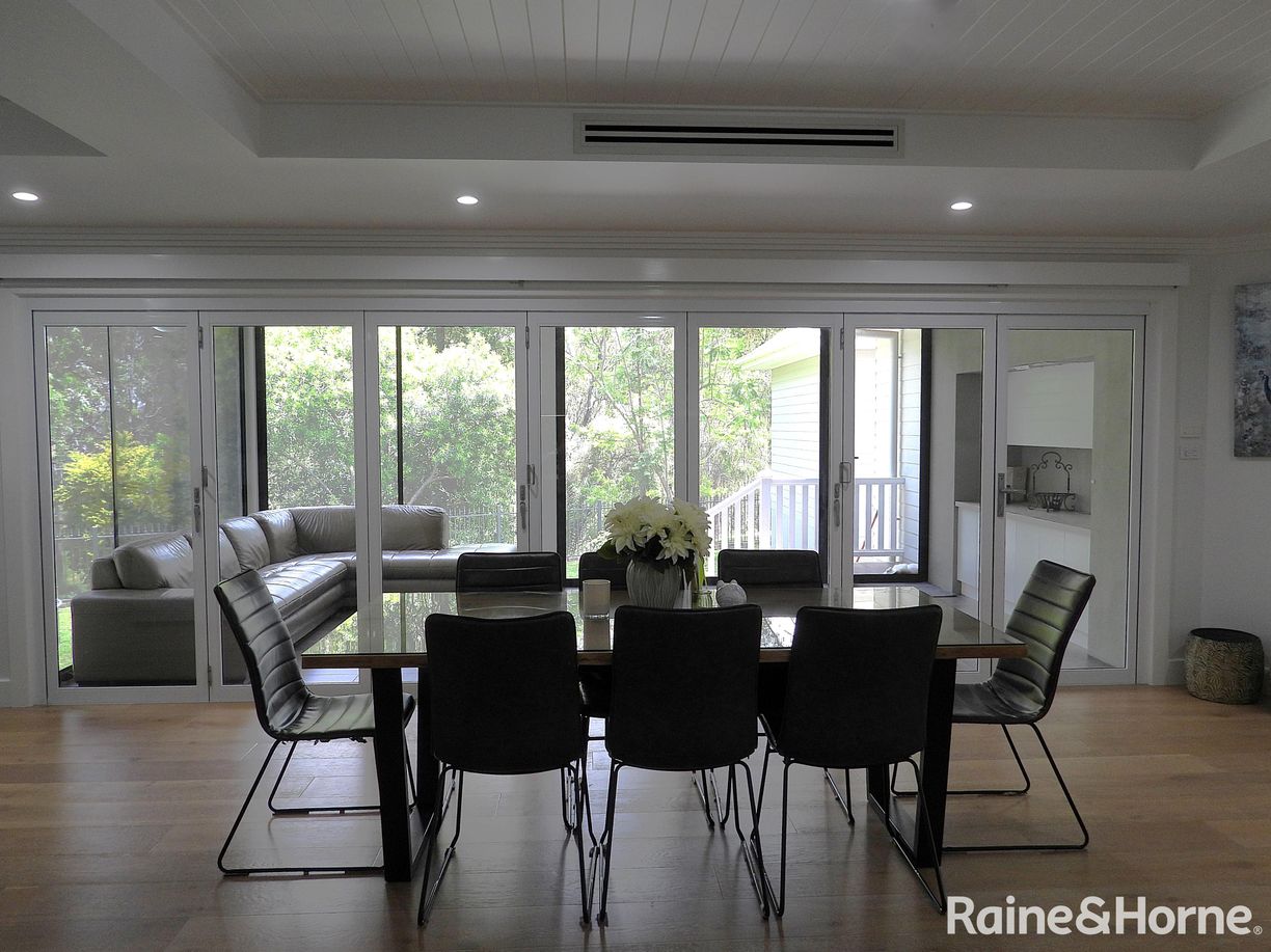 7 Urallie Place — photo 4 of 11