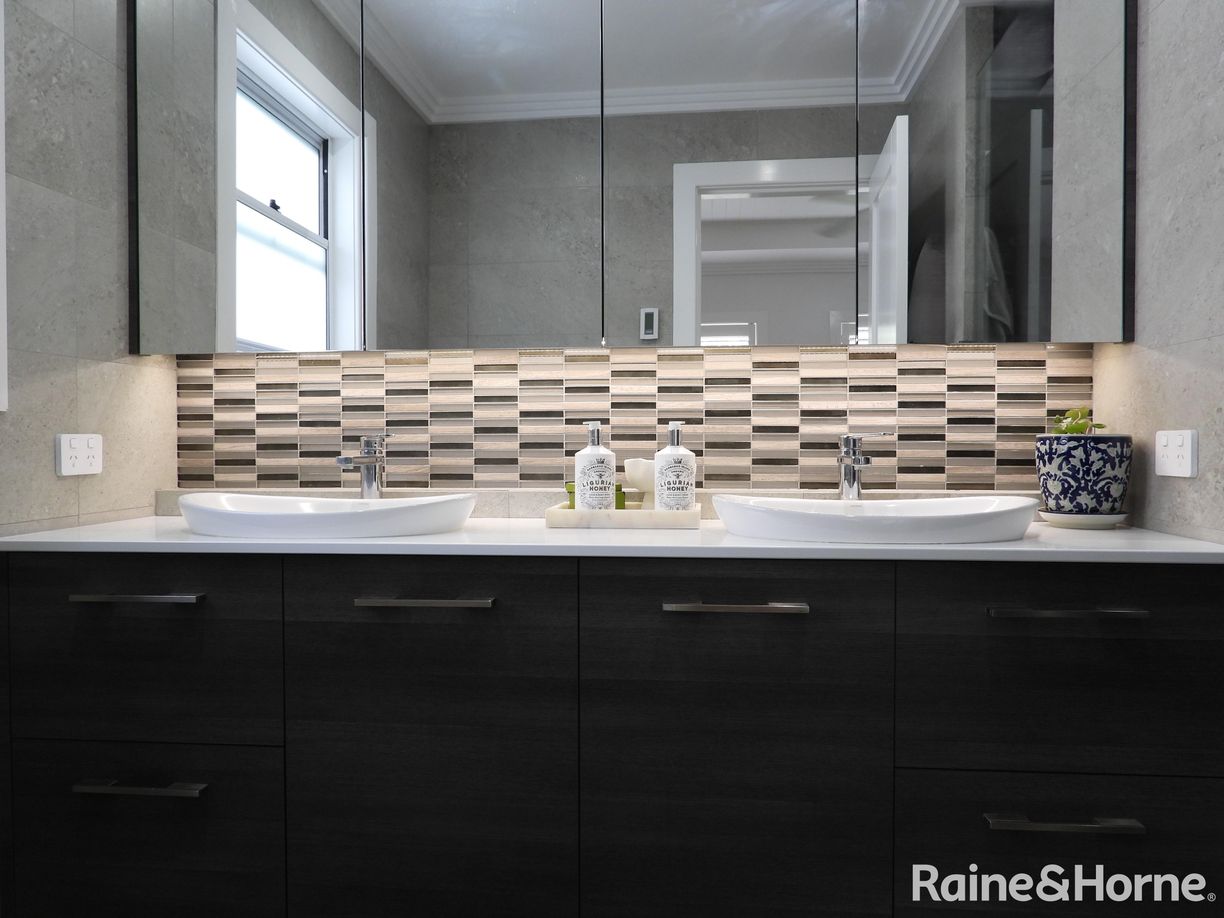 7 Urallie Place — photo 8 of 11