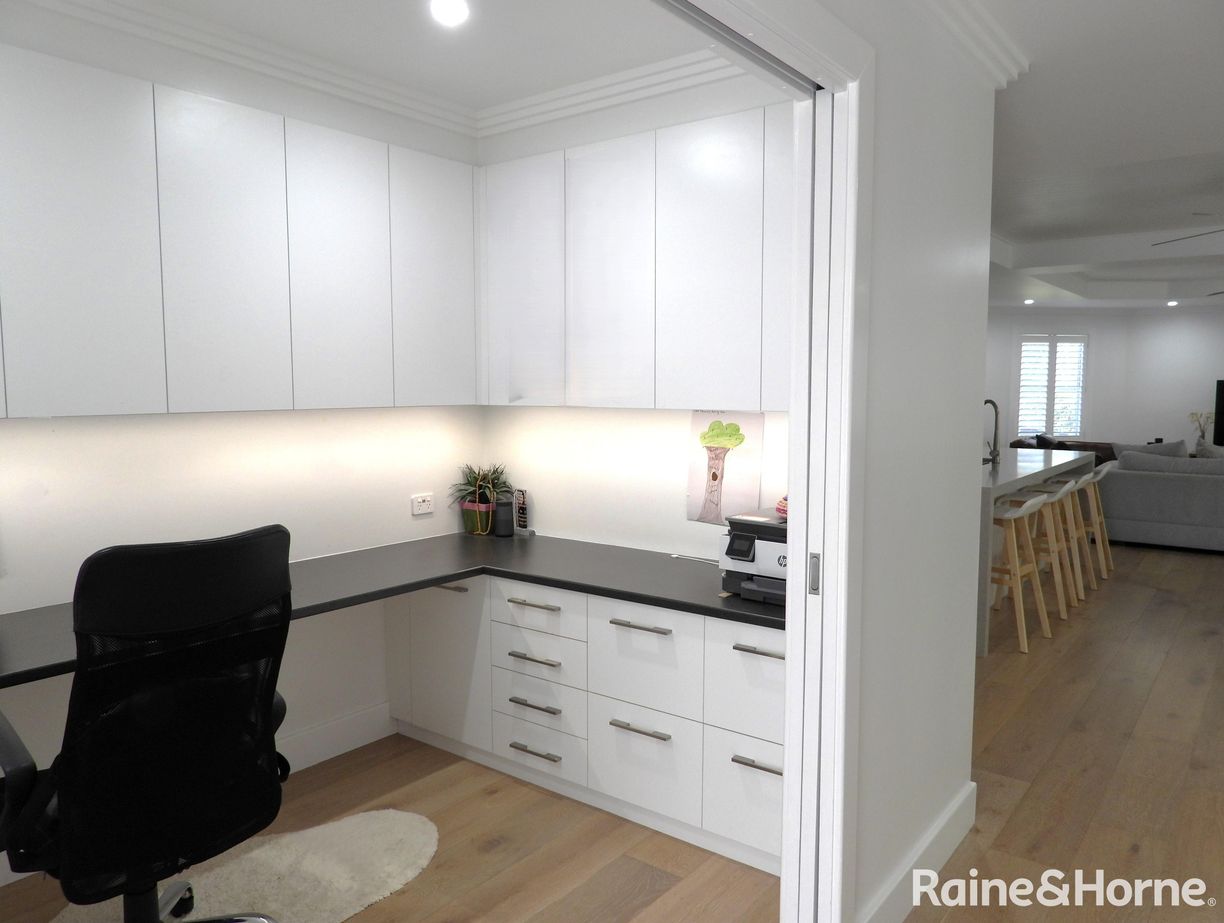 7 Urallie Place — photo 2 of 11