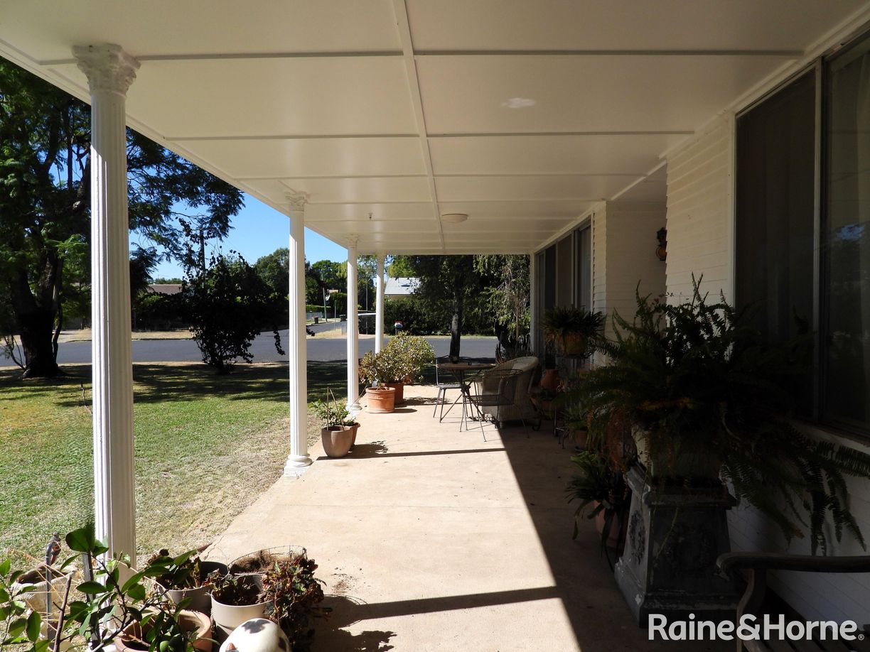2 Macarthur Street — photo 4 of 12
